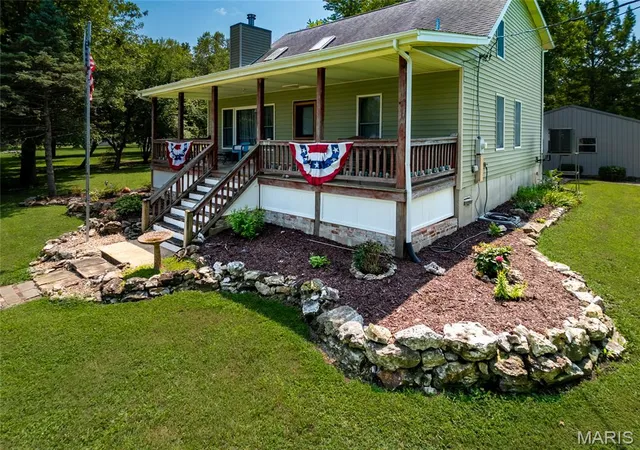 Photo 1 of Single family home for sale at 1325 2nd St, Portage Des Sioux, MO 63373 | MLS# MIS26040572 | Listing updated on 2026-08-17