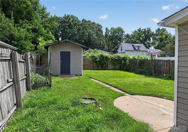 Photo 4 of Single family home for sale at 216 Viehl Ave, St Louis, MO 63125 | MLS# MIS26040581 | Listing updated on 2026-08-24