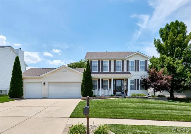 1st image of 15 Lord Edward Ct, O Fallon, MO 63366 | MLS# MIS26040582