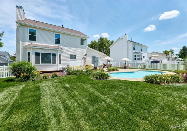 3rd image of 15 Lord Edward Ct, O Fallon, MO 63366 | MLS# MIS26040582