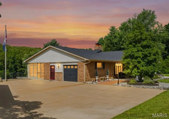 Homes for sale in De Soto, MO | 3589 State Route 110, De Soto, MO 63020 | MLS# MIS26040583