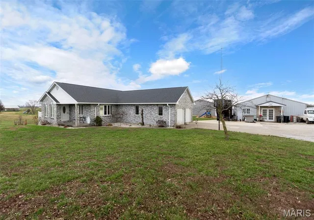Homes for sale in Perryville, MO | 7633 Hwy F, Perryville, MO 63775 | MLS# MIS26040584