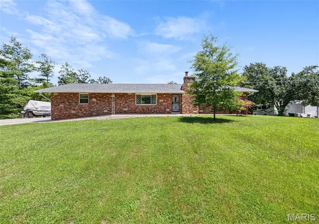 Homes for sale in Festus, MO | 3300 Ketha Cir, Festus, MO 63028 | MLS# MIS26040602