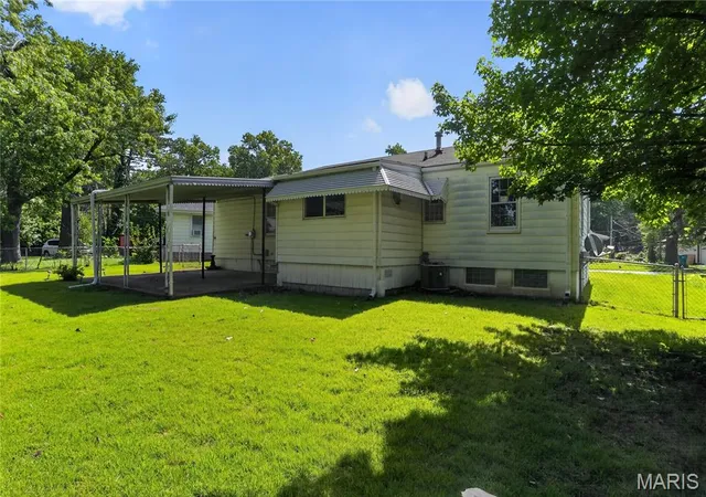 Homes for sale in St Louis, MO | 10151 Dwight Dr, St Louis, MO 63137 | MLS# MIS26040609