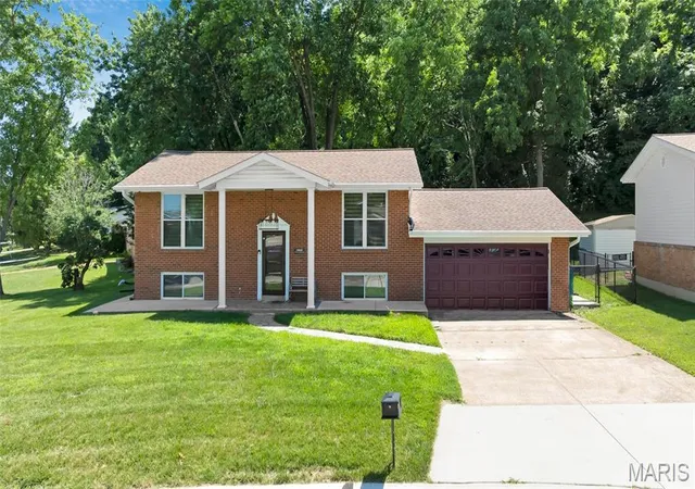 1st image of 1251 Hawksbury Dr, Arnold, MO 63010 | MLS# MIS26040610