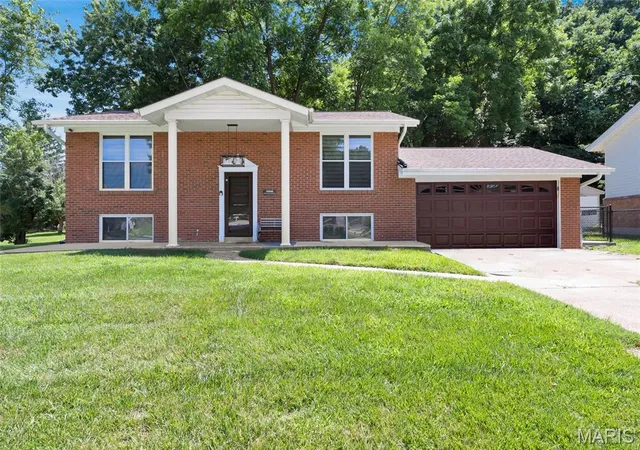 45th image of 1251 Hawksbury Dr, Arnold, MO 63010 | MLS# MIS26040610