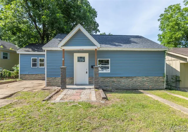 Homes for sale in Poplar Bluff, MO | 948 W Harper St, Poplar Bluff, MO 63901 | MLS# MIS26040620