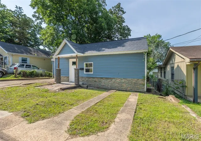 3rd image of 948 W Harper St, Poplar Bluff, MO 63901 | MLS# MIS26040620