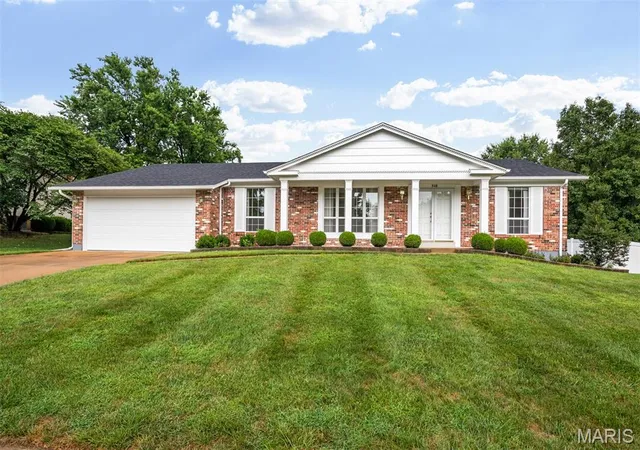 1st image of 318 Royal Village Dr, Manchester, MO 63011 | MLS# MIS26040629
