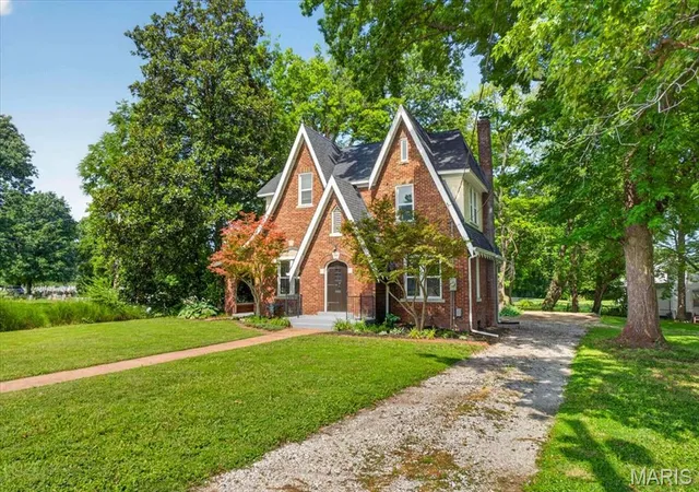 Homes for sale in Collinsville, IL | 101 Mesa Dr, Collinsville, IL 62234 | MLS# MIS26040642