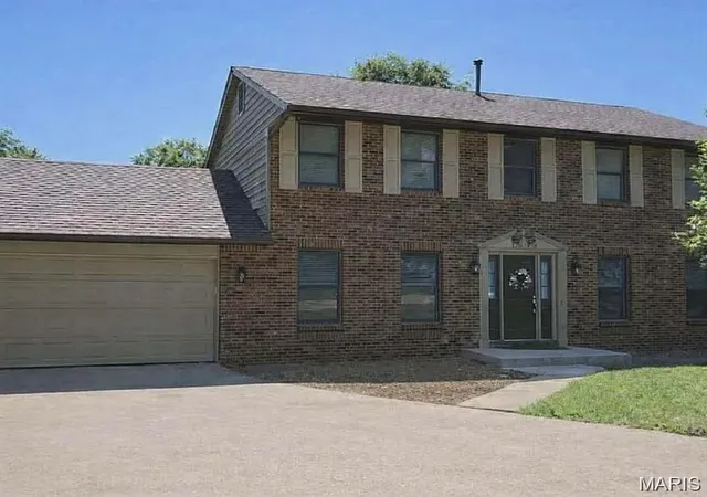 Homes for sale in Collinsville, IL | 1993 Mapleleaf Dr, Collinsville, IL 62234 | MLS# MIS26040645