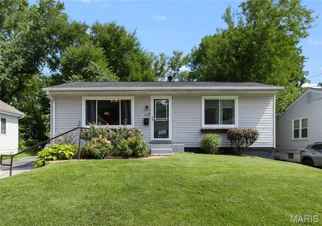 2nd image of 209 Madison Ave, St Louis, MO 63119 | MLS# MIS26040659