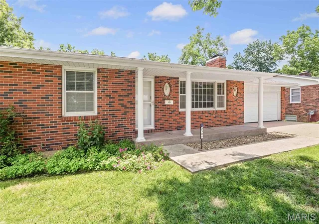 Homes for sale in Columbia, MO | 2308 Iris Dr, Columbia, MO 65202 | MLS# MIS26040663