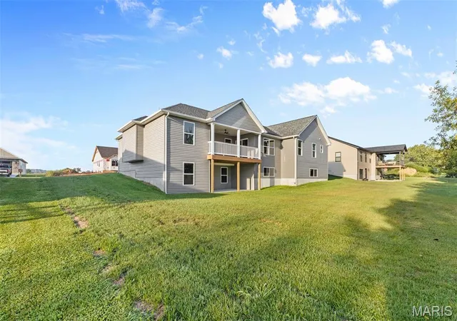 Photo 3 of Single family home for sale at 825 Barclay Dr, Farmington, MO 63640 | MLS# MIS26040667 | Listing updated on 2026-08-25