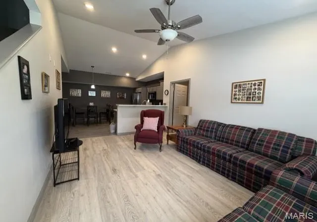 Photo 3 of Single family home for sale at 118 Mayson Ln, Poplar Bluff, MO 63901 | MLS# MIS26040682 | Listing updated on 2026-09-21