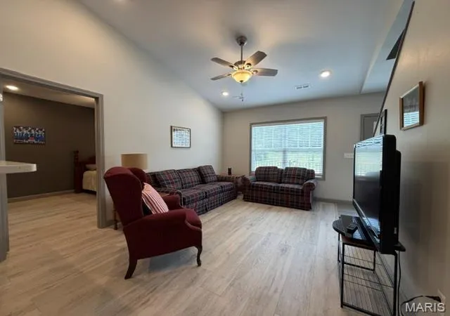 Photo 3 of Sale Pending at 118 Mayson Ln, Poplar Bluff, MO 63901 | MLS# MIS26040682 | Listing updated on 2026-10-09