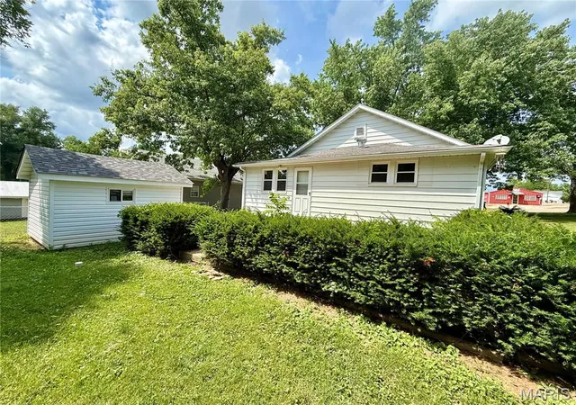 Photo 4 of Single family home for sale at 27 Houser St, Park Hills, MO 63601 | MLS# MIS26040683 | Listing updated on 2026-10-05