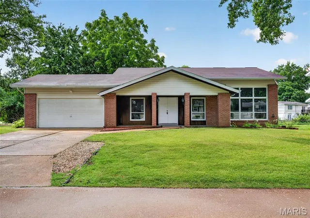 Homes for sale in Hazelwood, MO | 7323 Cartwheel Ln, Hazelwood, MO 63042 | MLS# MIS26040698
