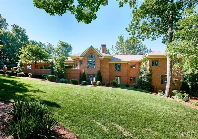 3rd image of 3 Forest Hills Dr, Washington, MO 63090 | MLS# MIS26040704