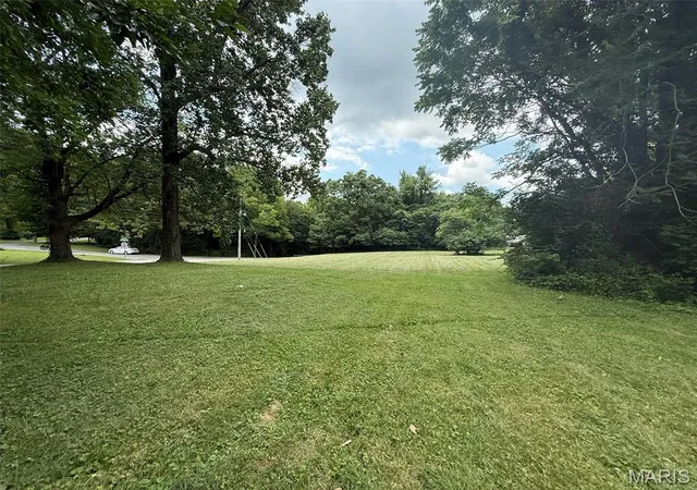 Homes for sale in Fairview Heights, IL | 3115 Glenwood St, Fairview Heights, IL 62208 | MLS# MIS26040716