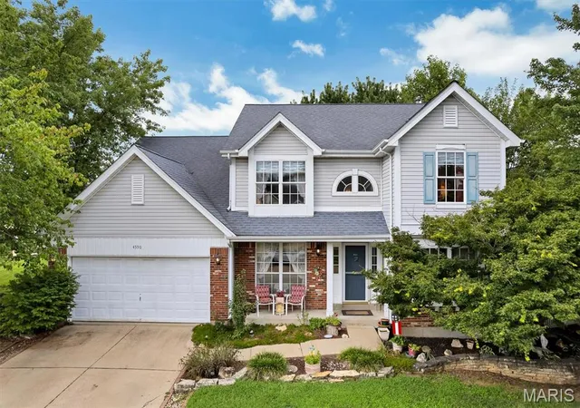 2nd image of 4590 Southridge Meadows Dr, St Louis, MO 63128 | MLS# MIS26040718