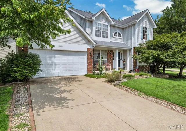 3rd image of 4590 Southridge Meadows Dr, St Louis, MO 63128 | MLS# MIS26040718
