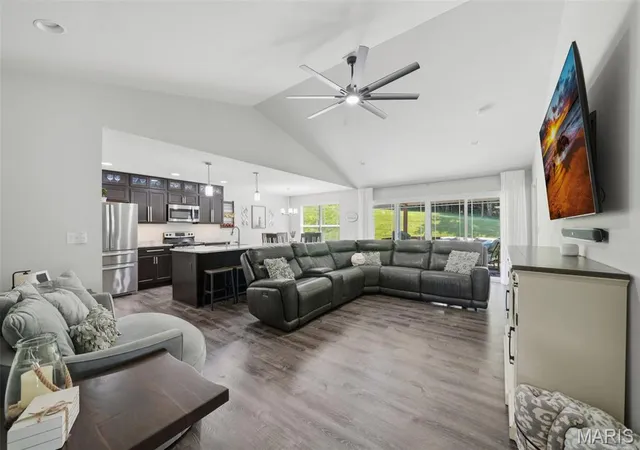 Homes for sale in Herculaneum, MO | 1312 Farnman Dr, Herculaneum, MO 63048 | MLS# MIS26040719