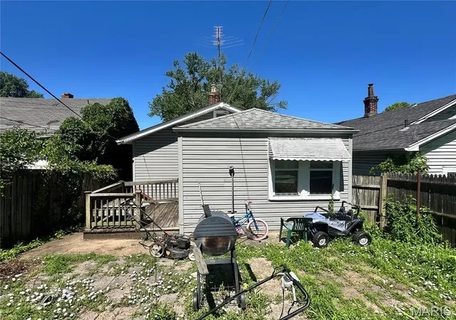 Photo 4 of Single family home for sale at 9006 Edna St, Saint Louis, MO 63147 | MLS# MIS26040745 | Listing updated on 2026-06-30