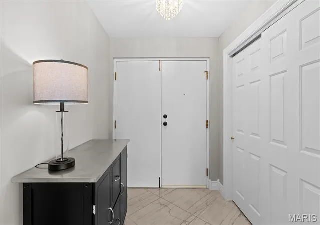 Homes for sale in Ballwin, MO | 964 Claytonbrook Dr #2B, Ballwin, MO 63011 | MLS# MIS26040748