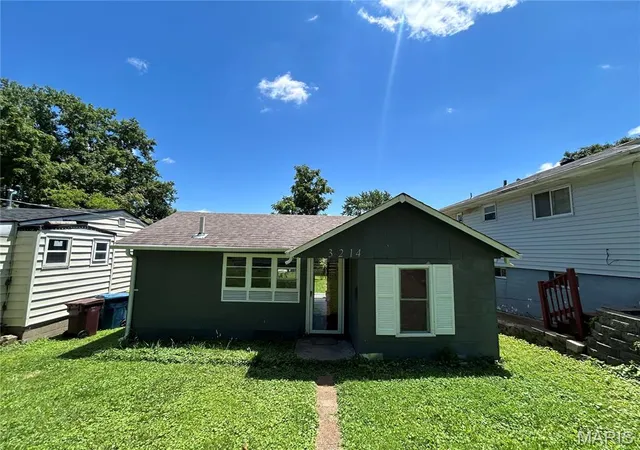 Homes for sale in Breckenridge Hills, MO | 3214 W Milton Ave, Breckenridge Hills, MO 63114 | MLS# MIS26040755