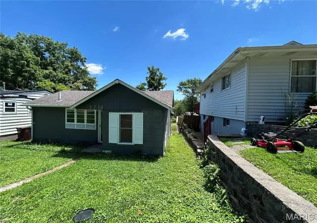 Homes for sale in Breckenridge Hills, MO | 3214 W Milton Ave, Breckenridge Hills, MO 63114 | MLS# MIS26040755