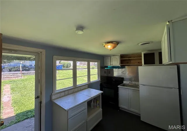 Homes for sale in Breckenridge Hills, MO | 3214 W Milton Ave, Breckenridge Hills, MO 63114 | MLS# MIS26040755