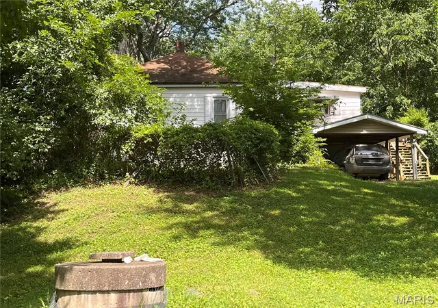 Homes for sale in Collinsville, IL | 401 Arnotti Ln, Collinsville, IL 62234 | MLS# MIS26040756