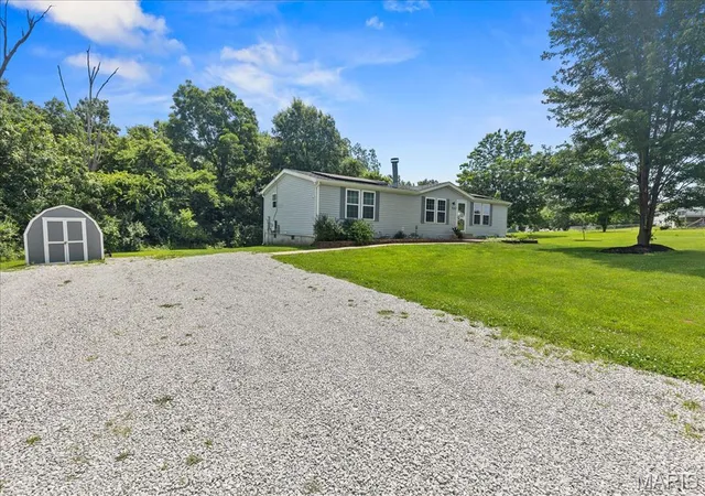 Homes for sale in Foley, MO | 165 Widgeon Ln, Foley, MO 63347 | MLS# MIS26040757