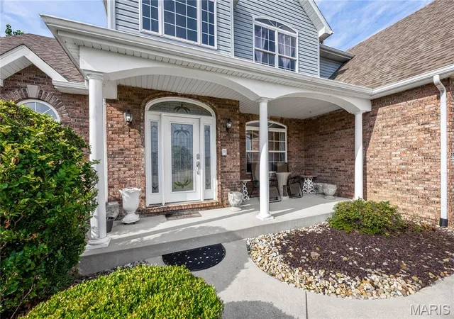 Homes for sale in Maryville, IL | 2932 Cambridge Pt, Maryville, IL 62062 | MLS# MIS26040766