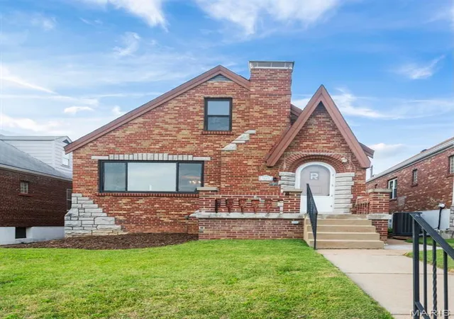 Photo 1 of Single family home for sale at 5665 Oleatha Ave, Saint Louis, MO 63139 | MLS# MIS26040770 | Listing updated on 2026-09-15