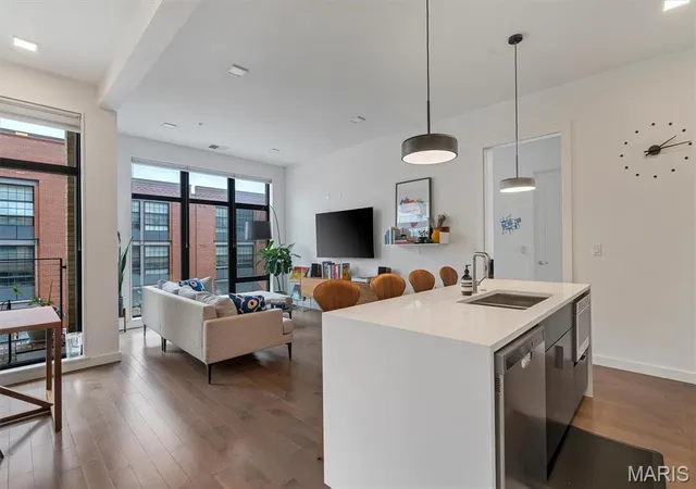 5th image of 4101 Laclede Ave #202, Saint Louis, MO 63108 | MLS# MIS26040785