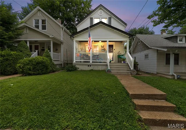 1st image of 7615 Jerome Ave, Maplewood, MO 63143 | MLS# MIS26040788