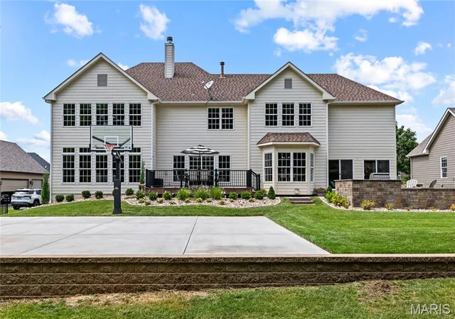 Photo 3 of Single family home for sale at 2366 Spring Mill Estates Dr, Saint Charles, MO 63303 | MLS# MIS26040795 | Listing updated on 2026-08-20