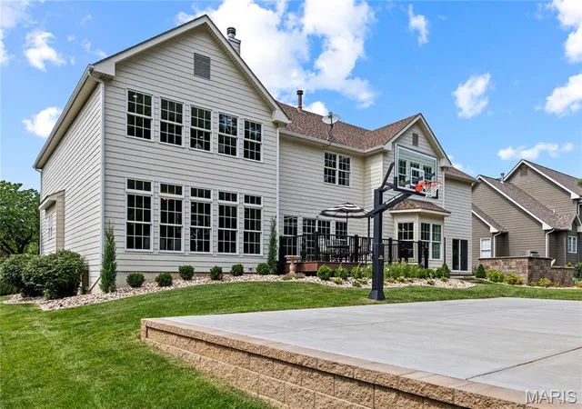 Photo 4 of Single family home for sale at 2366 Spring Mill Estates Dr, Saint Charles, MO 63303 | MLS# MIS26040795 | Listing updated on 2026-08-20