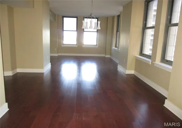 Photo 2 of Condo for sale at 300 N Broadway #1406, St Louis, MO 63102 | MLS# MIS26040801 | Listing updated on 2026-08-14