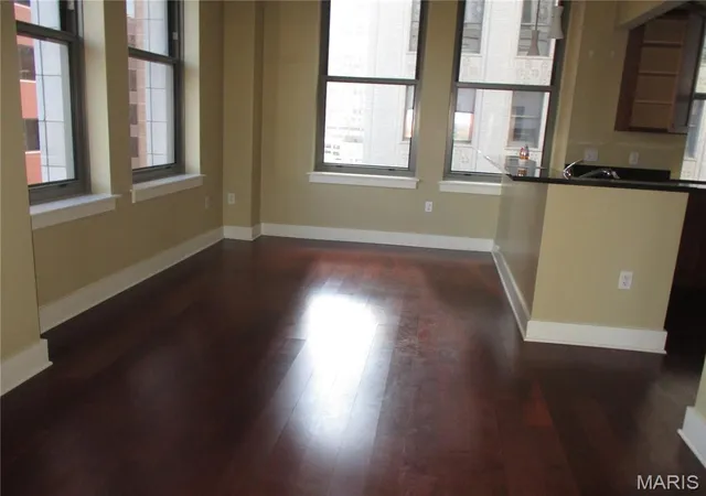 Photo 3 of Condo for sale at 300 N Broadway #1406, St Louis, MO 63102 | MLS# MIS26040801 | Listing updated on 2026-08-14