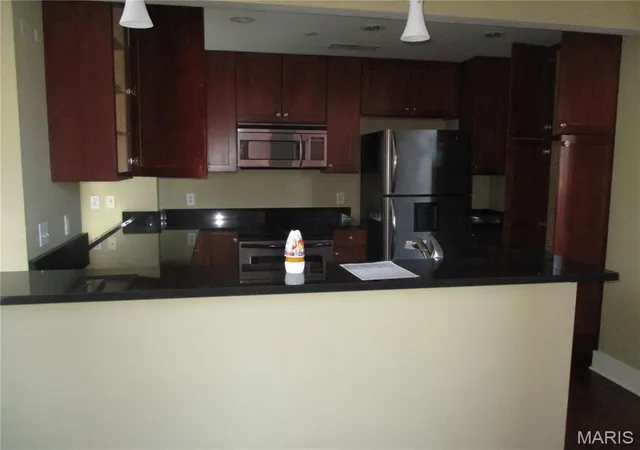 Photo 4 of Condo for sale at 300 N Broadway #1406, St Louis, MO 63102 | MLS# MIS26040801 | Listing updated on 2026-08-14