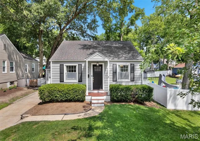 2nd image of 634 Simmons Ave, Saint Louis, MO 63122 | MLS# MIS26040802