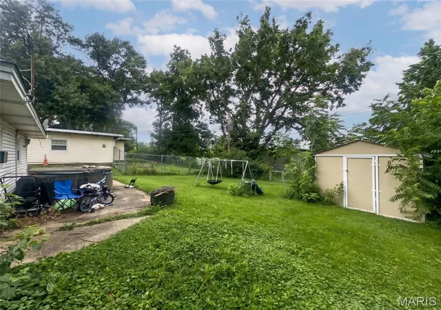 Homes for sale in Florissant, MO | 15 Marquette Dr, Florissant, MO 63031 | MLS# MIS26040810