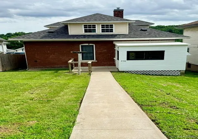 Homes for sale in Hannibal, MO | 2416 Broadway, Hannibal, MO 63401 | MLS# MIS26040811