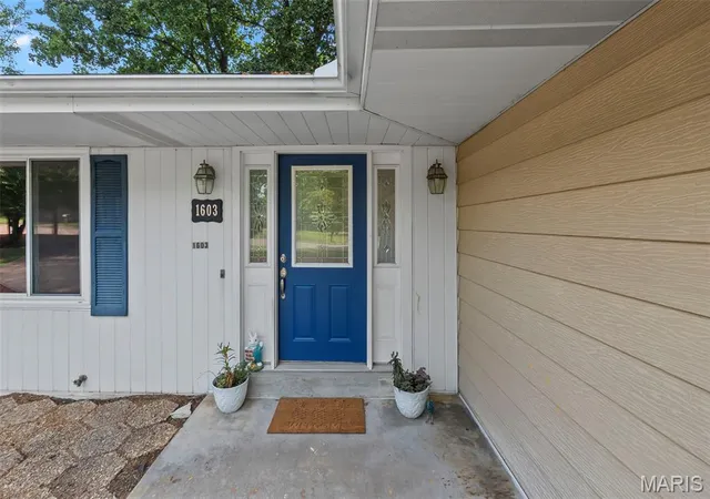 Homes for sale in Cape Girardeau, MO | 1603 Grandview Dr, Cape Girardeau, MO 63701 | MLS# MIS26040816