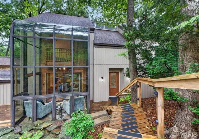 Photo 2 of Single family home for sale at 11355 Cragwold Rd, Saint Louis, MO 63122 | MLS# MIS26040820 | Listing updated on 2026-10-03