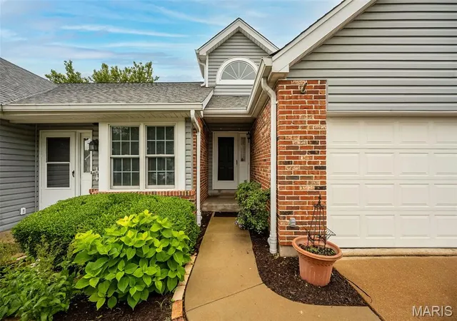 Homes for sale in Ballwin, MO | 308 Kehrs Mill Bend Ct, Ballwin, MO 63011 | MLS# MIS26040827