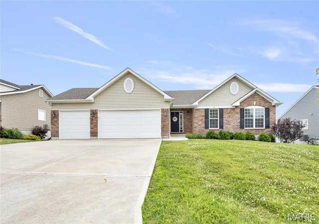 Homes for sale in Moscow Mills, MO | 59 Stone Bridge Dr, Moscow Mills, MO 63362 | MLS# MIS26040833